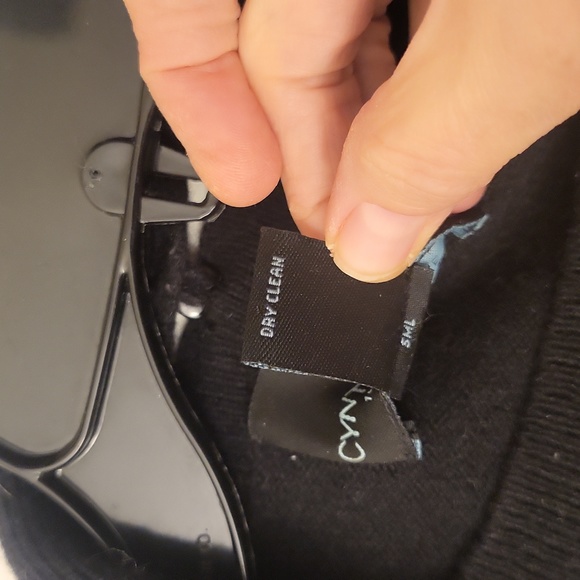 Cynthia Rowley Cashmere Sweater with detachable scarf - Picture 4 of 7